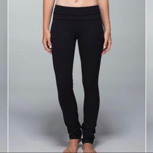 Black Lululemon Skinny Groove Pants!
